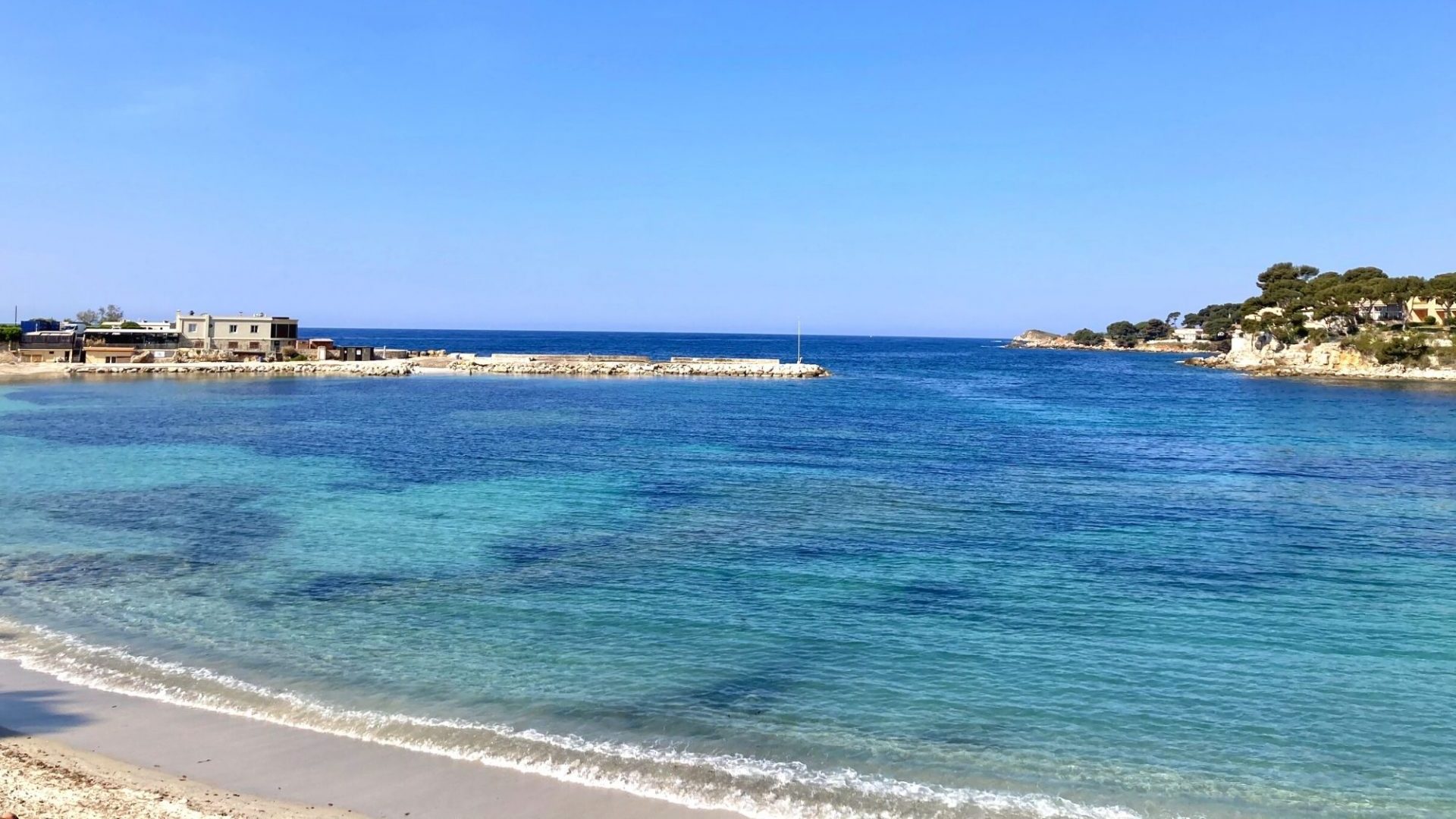 Mois de Mai à Bandol plage renecros