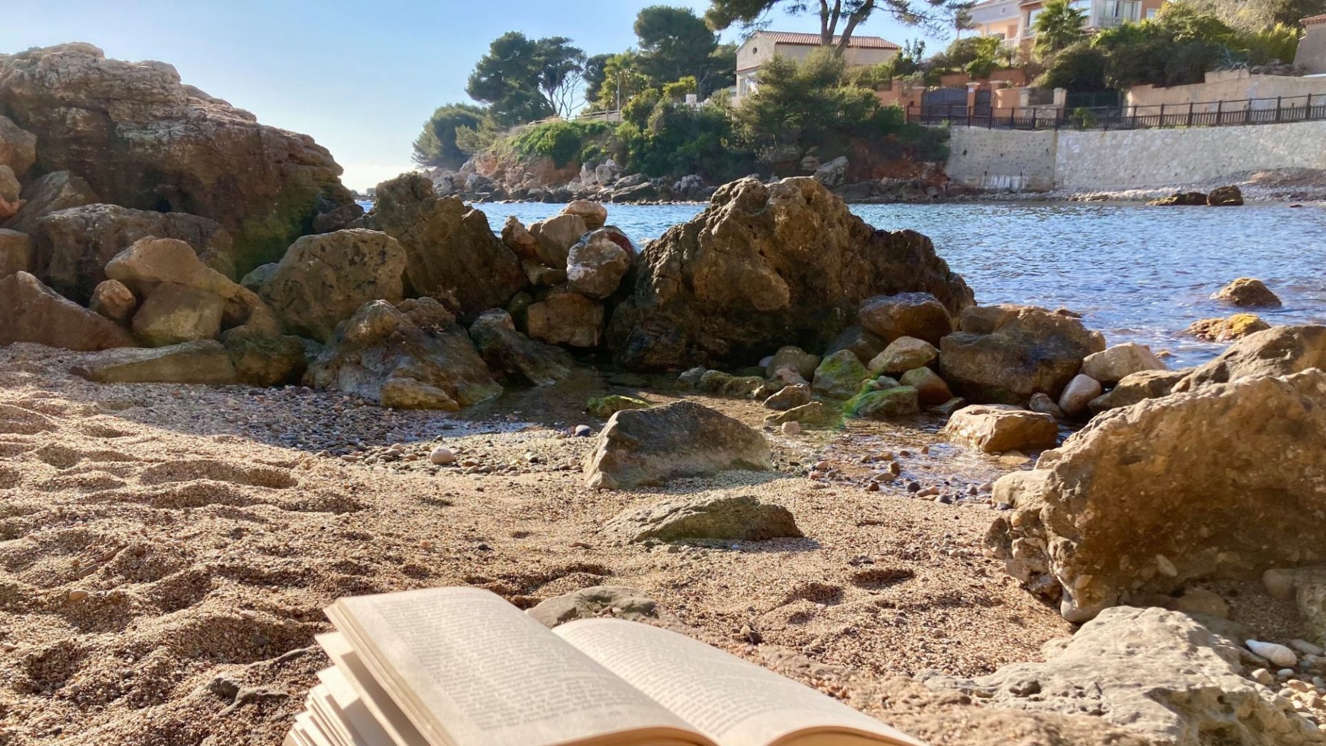 Plage Capelan Bandol Avril