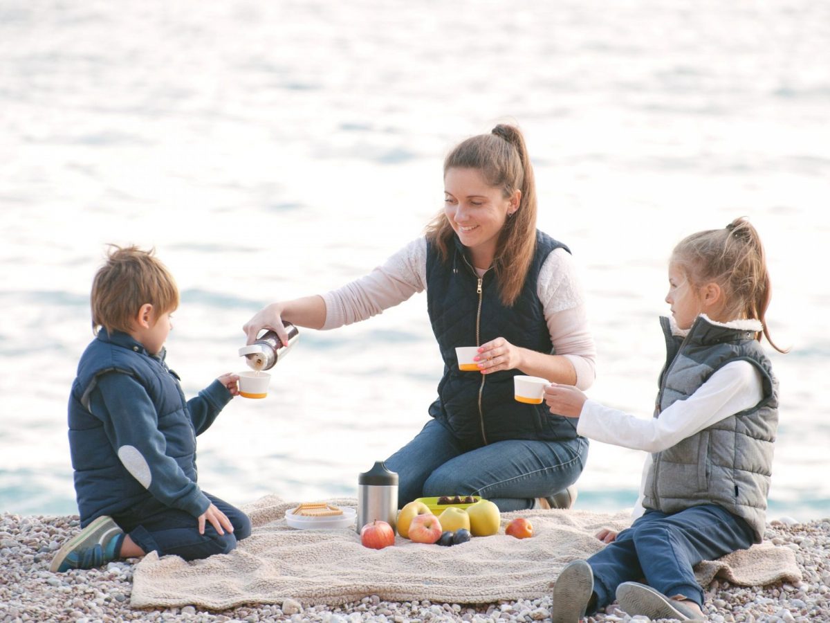 Pique-nique famille engraviers bandol