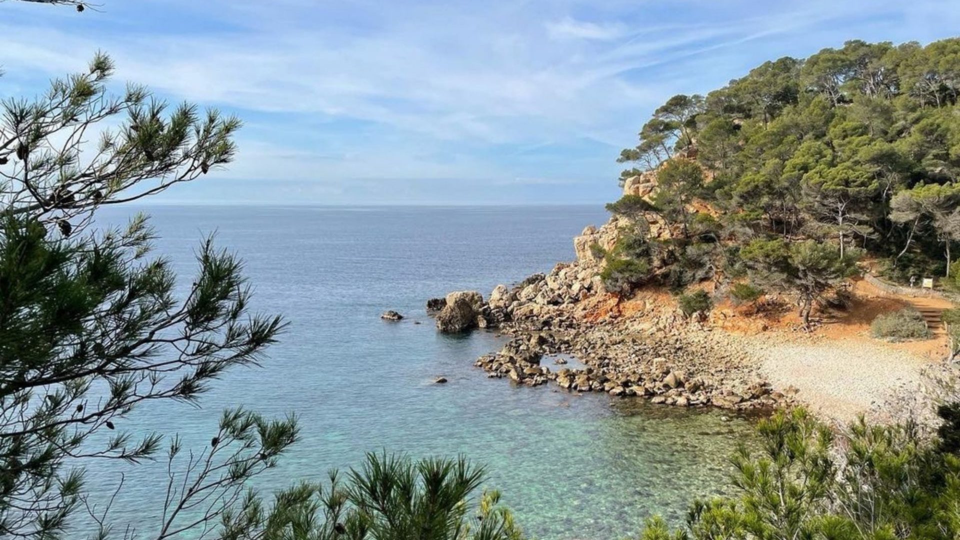 Bandol en mars plage engraviers