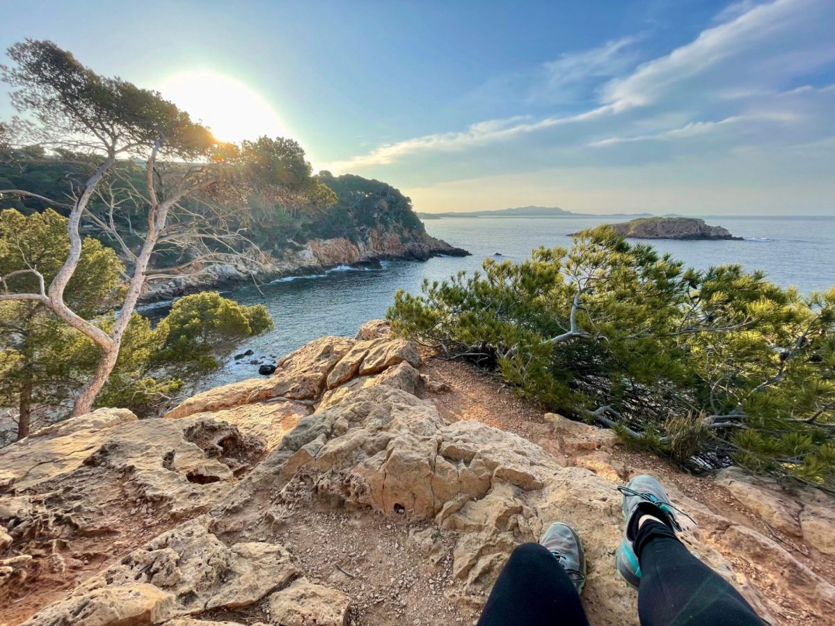 Sentier du littoral Bandol en avril