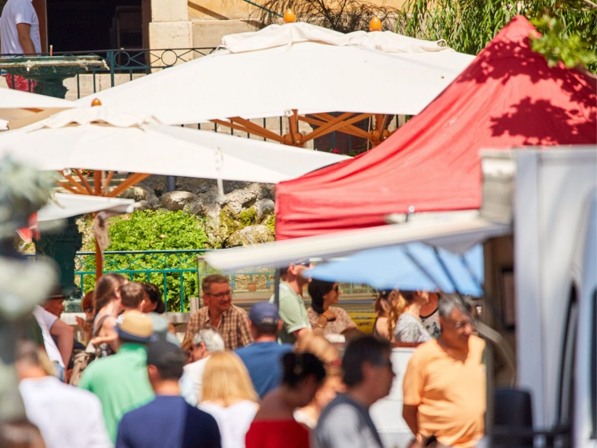 Vacances en famille à Bandol : anticiper affluence été