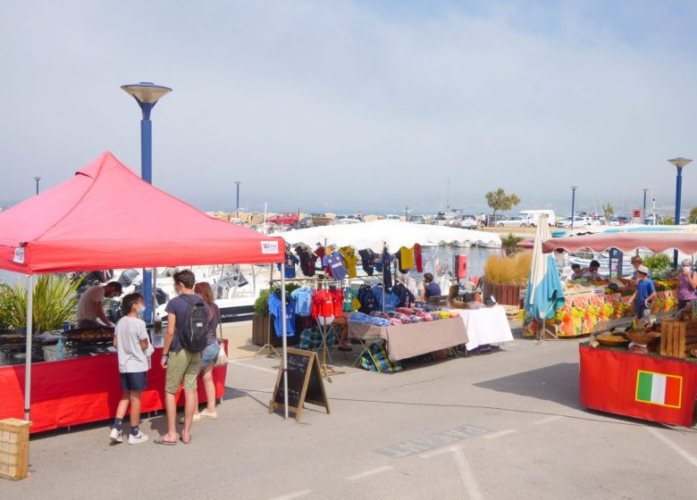 Provenzalischer Sommermarkt in Port de la Madrague