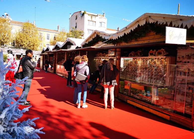 Marché aux santons et à la céramique