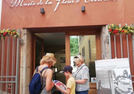 Jeu d’enquête familial à travers le centre-ville