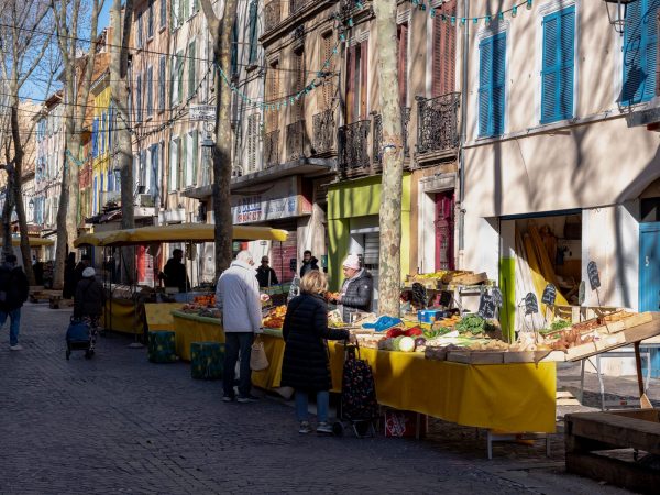 Le marché provençal et forain du centre ville de La Seyne