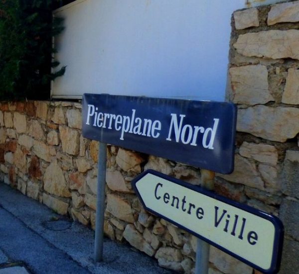 Ce que les noms de rue veulent dire : la toponymie urbaine en Provence contemporaine