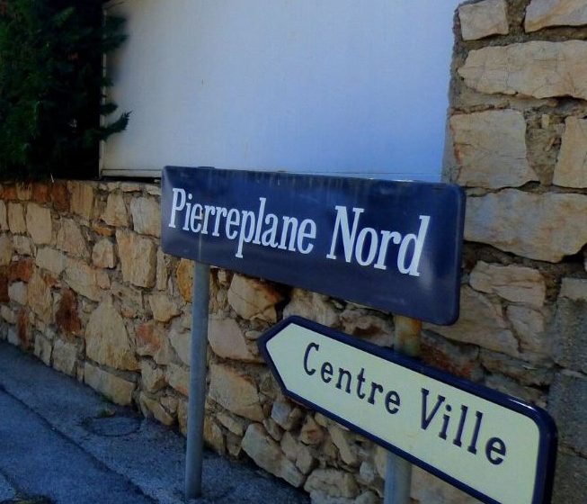 Ce que les noms de rue veulent dire : la toponymie urbaine en Provence contemporaine