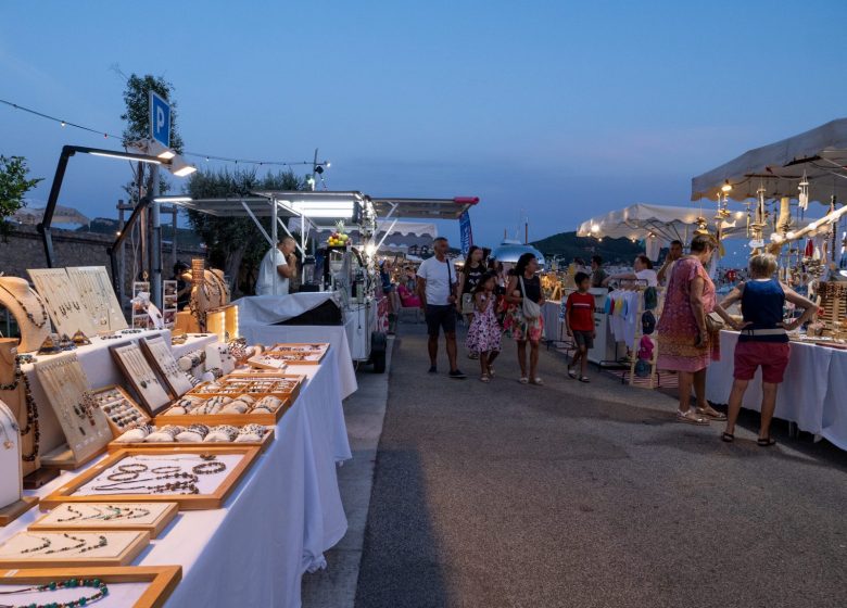 Marché nocturne des Ports des Lecques