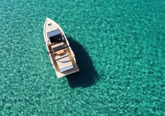 Astro Yacht