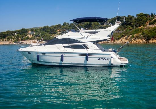 Astro Yacht