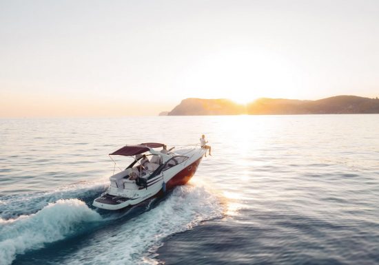 Astro Yacht