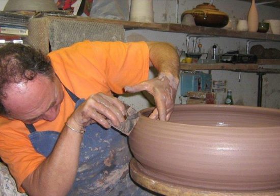 Cours – Céramique tournage à la Poterie du Beausset-Vieux – Comte Fabien