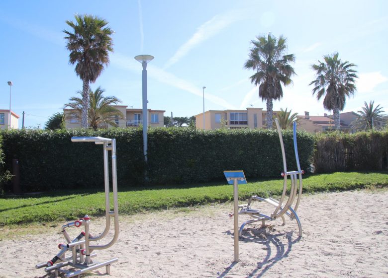 Aire de fitness boulevard de la plage